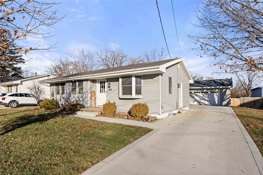 2816 E Madison Avenue, Des Moines, IA 50317 - Image #2