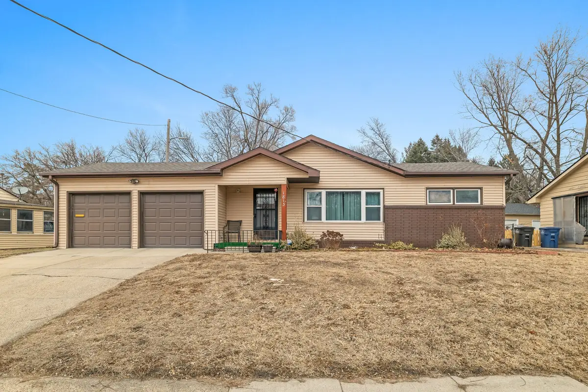 1813 Larnard Drive, Des Moines, IA 50317 - #1