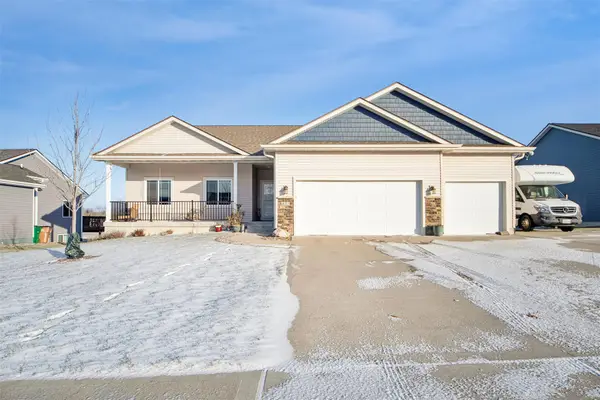 831 Lost Lake Drive, Polk City, IA 50226
