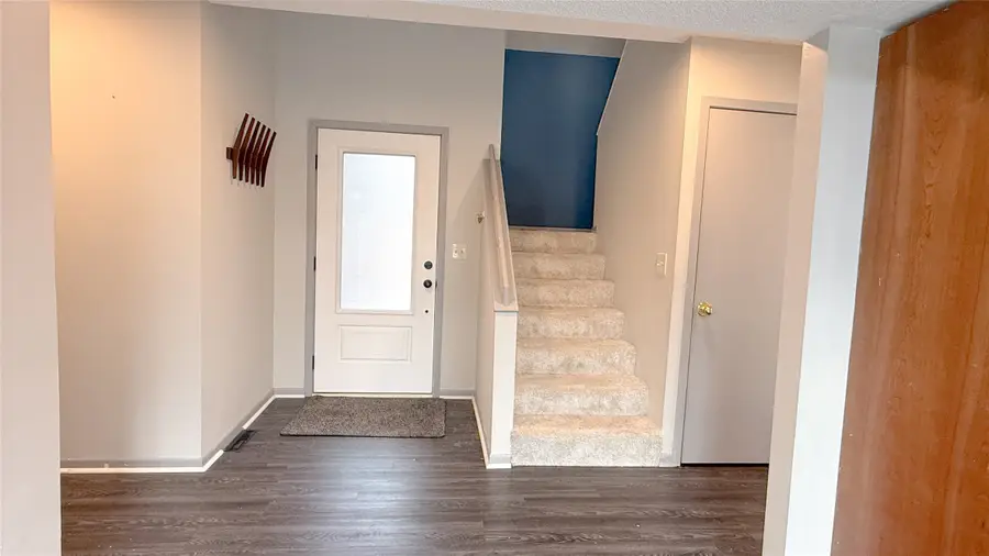 3656 W 4th Street S, Newton, IA 50208 - Image #2