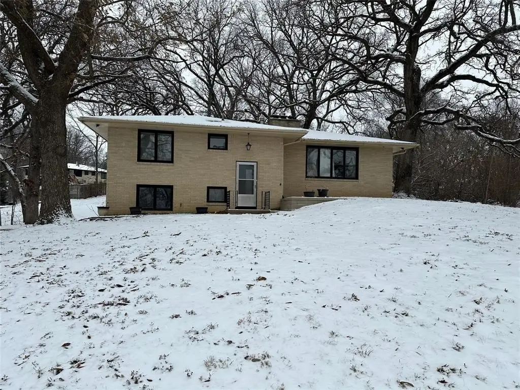 6657 NW Timberline Drive, Des Moines, IA 50313 - Image #1