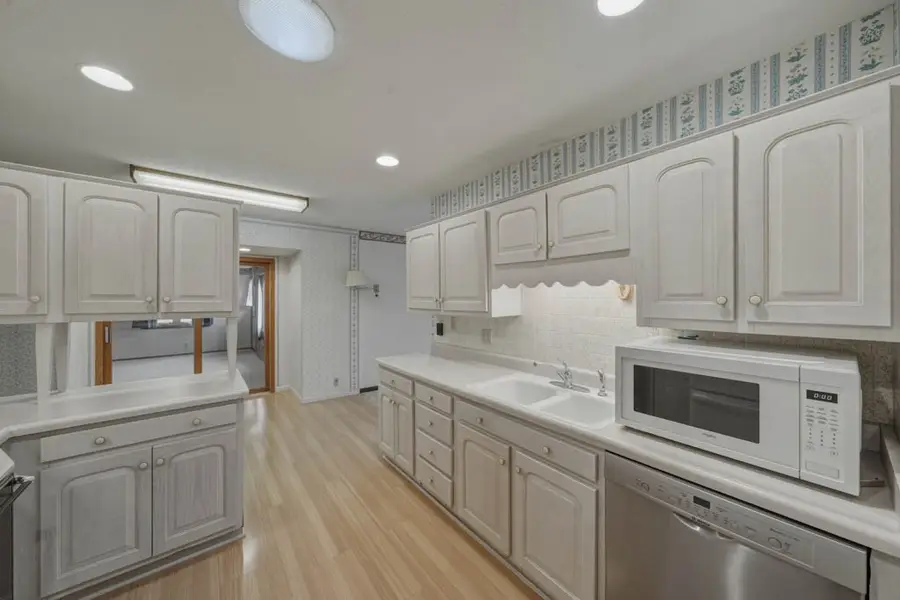 504 Thomas Drive, Marshalltown, IA 50158 - Image #3