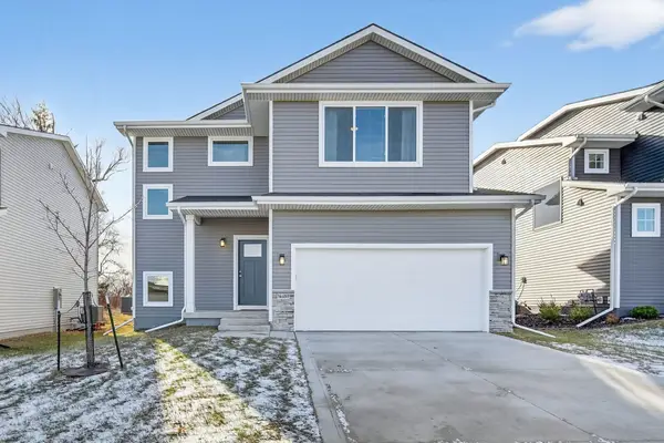 16600 Oakwood Drive, Urbandale, IA 50323