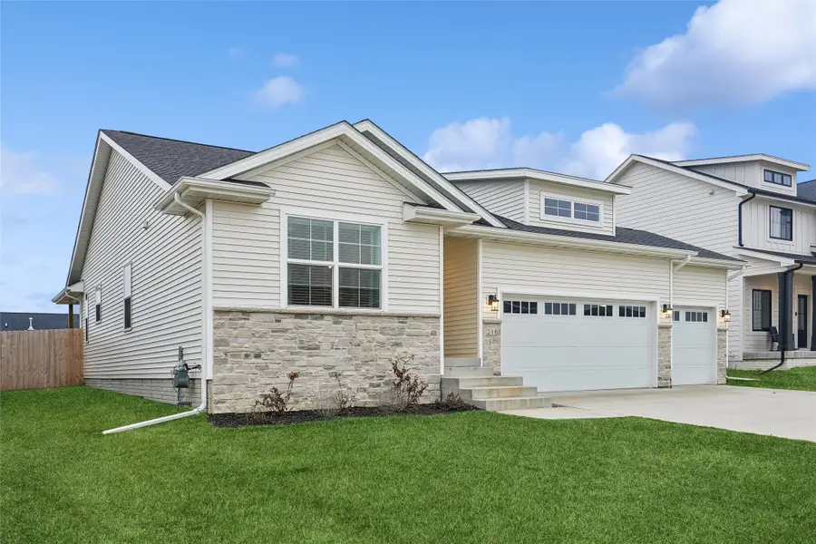216 11th Court Nw, Bondurant, IA 50035 - Image #2