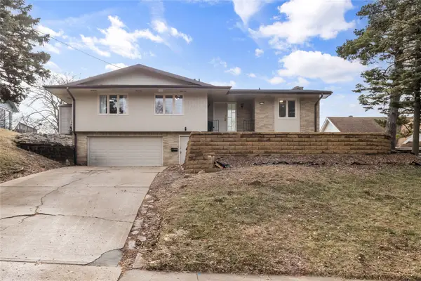 2555 Hull Avenue, Des Moines, IA 50317