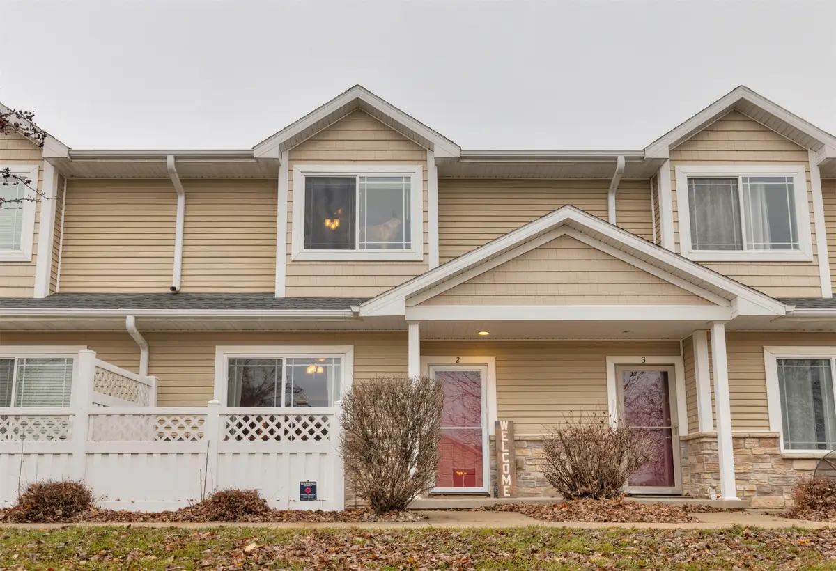 2340 Hart Avenue #2, Des Moines, IA 50320 - #1