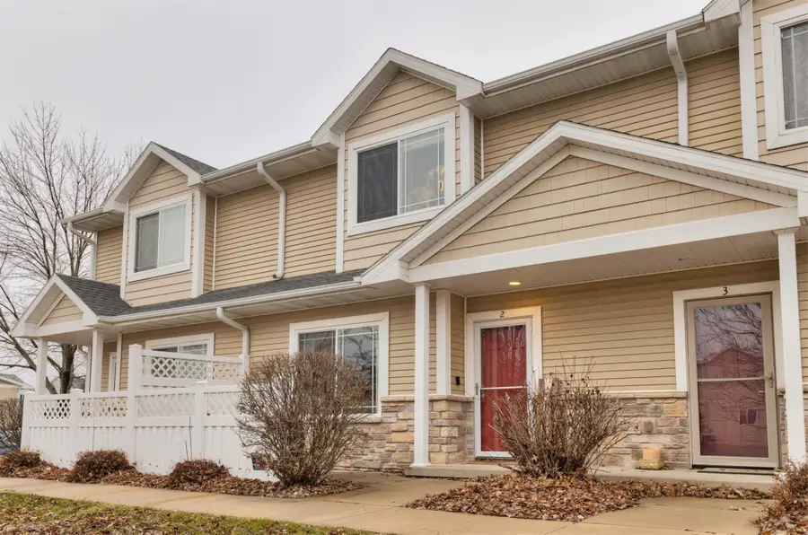 2340 Hart Avenue #2, Des Moines, IA 50320 - #2