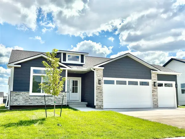 675 NW Georgetown Drive, Waukee, IA 50263