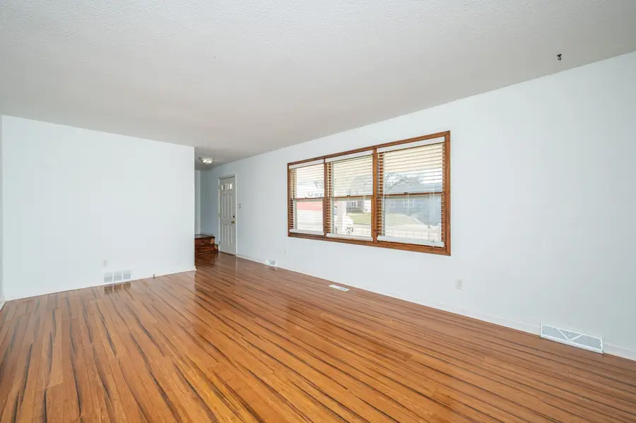 7613 Prairie Avenue, Urbandale, IA 50322 - Image #3