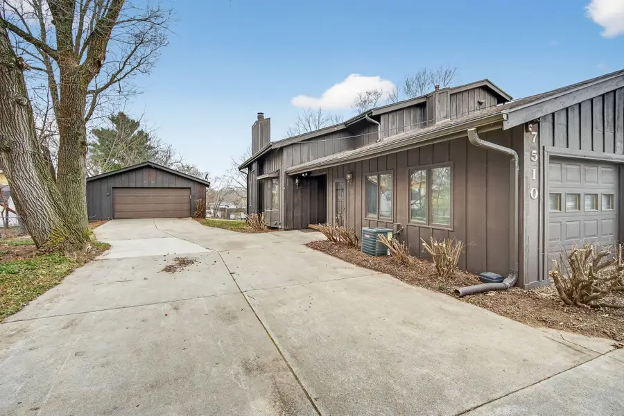 7510 SW 9th Street, Des Moines, IA 50315 - Image #2