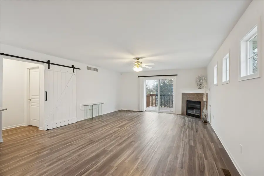 10015 N Glenstone Court, Johnston, IA 50131 - Image #3