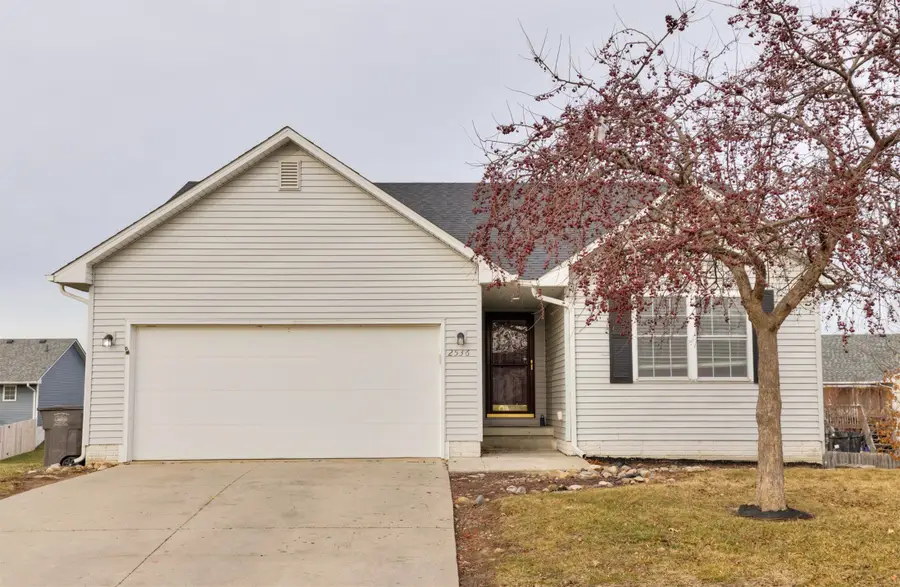 2536 Riverwoods Avenue, Des Moines, IA 50320 - Image #2
