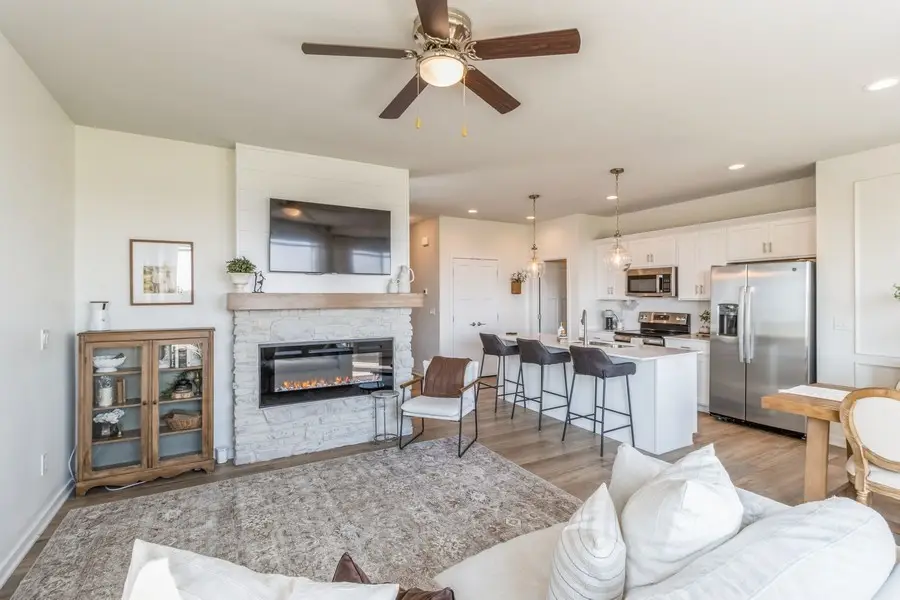 16631 Mill Pond Drive, Urbandale, IA 50323 - Image #2