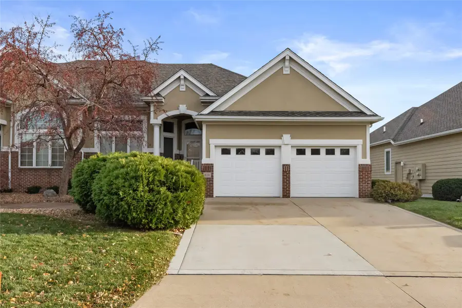 858 Burr Oaks Drive, West Des Moines, IA 50266 - Image #2
