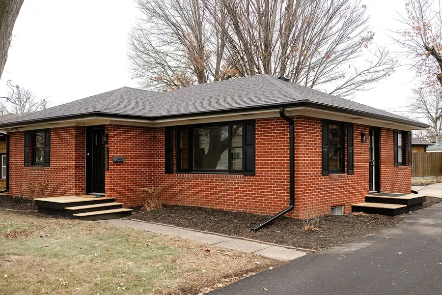 2107 Merklin Way, Des Moines, IA 50310 - Image #2