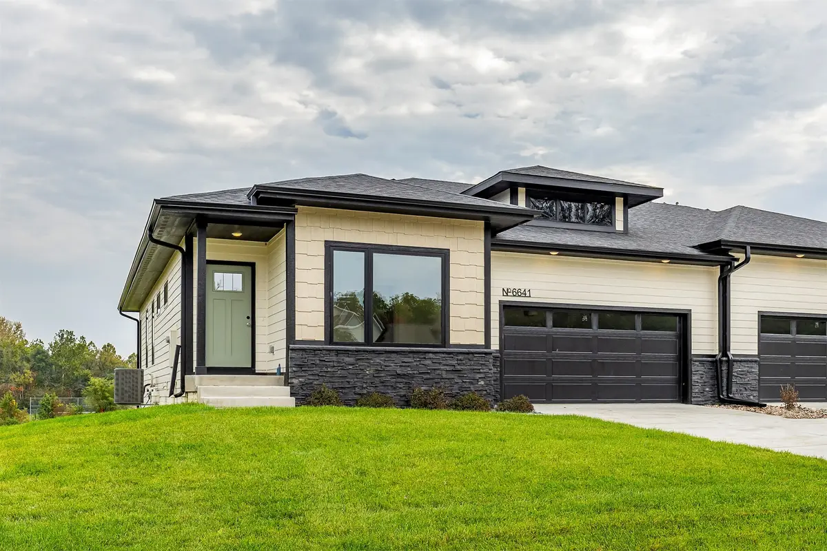 6641 River Bend Drive, Johnston, IA 50131 - Image #1