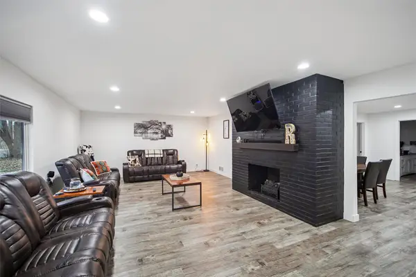 5706 SE 66th Place, Carlisle, IA 50047