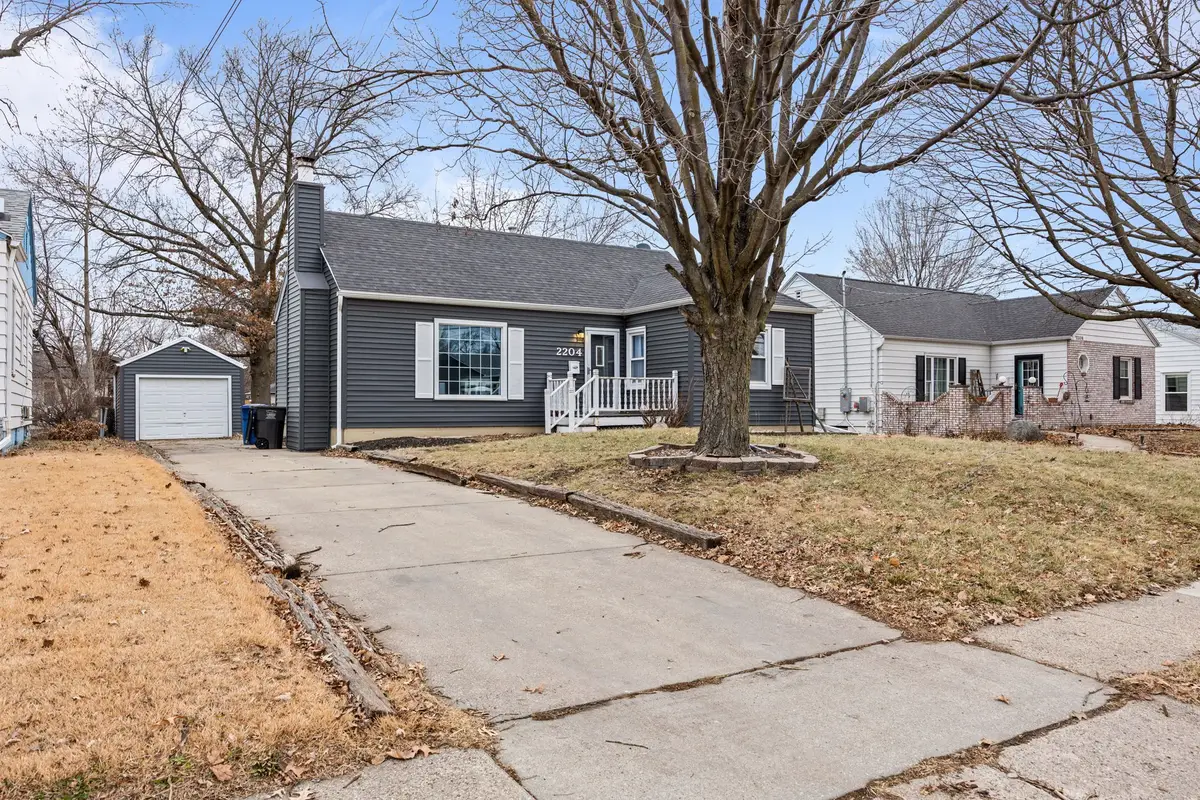 2204 56th Street, Des Moines, IA 50310 - Image #1
