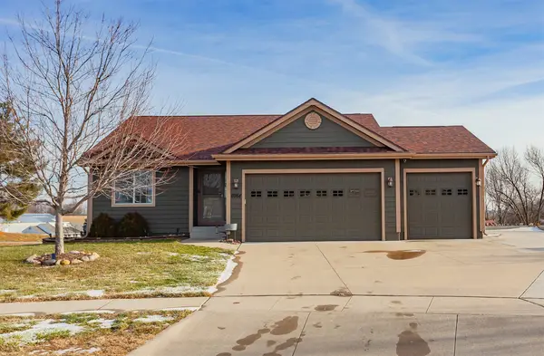 6984 Redbud Court, Pleasant Hill, IA 50327