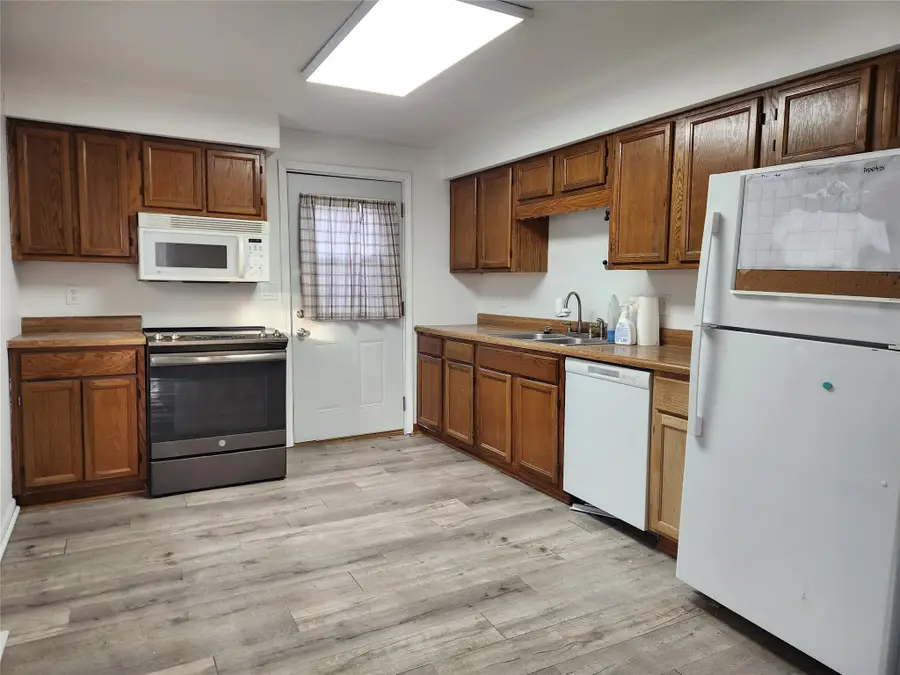 110 S Conrey Street, Knoxville, IA 50138 - Image #3