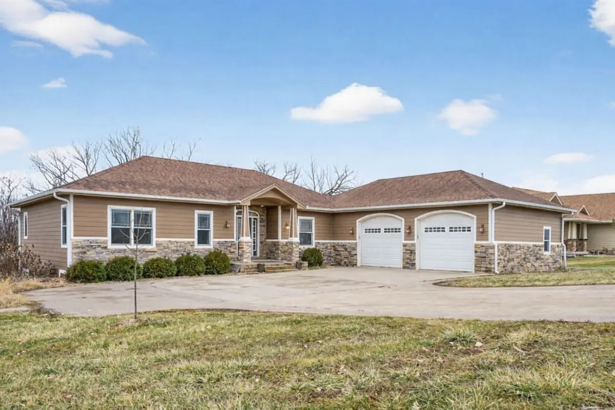 15286 NE 42nd Street, Cambridge, IA 50046 - Image #1