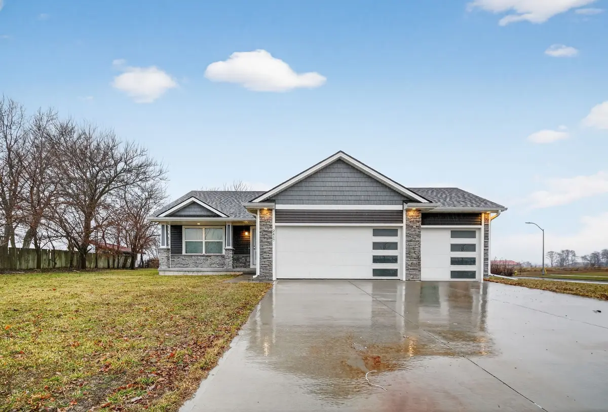 2417 Merle Huff Avenue, Norwalk, IA 50211 - Image #1