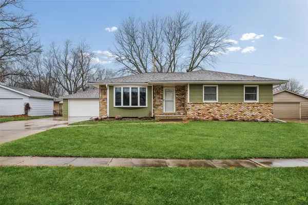 818 SE Cortina Drive, Ankeny, IA 50021