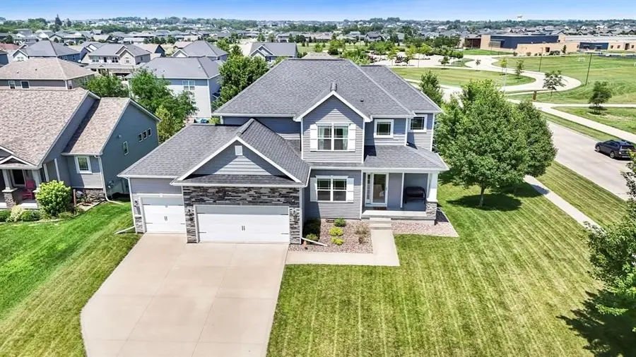 395 NE Fox Run Trail, Waukee, IA 50263 - #2
