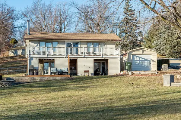5249 N Lakeshore Drive, Brooklyn, IA 52211