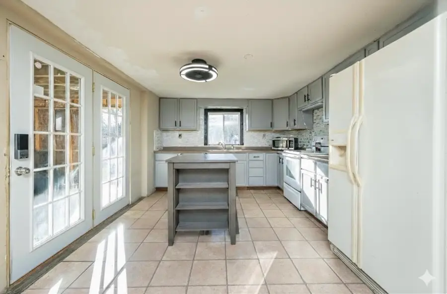 5249 N Lakeshore Drive, Brooklyn, IA 52211 - Image #2