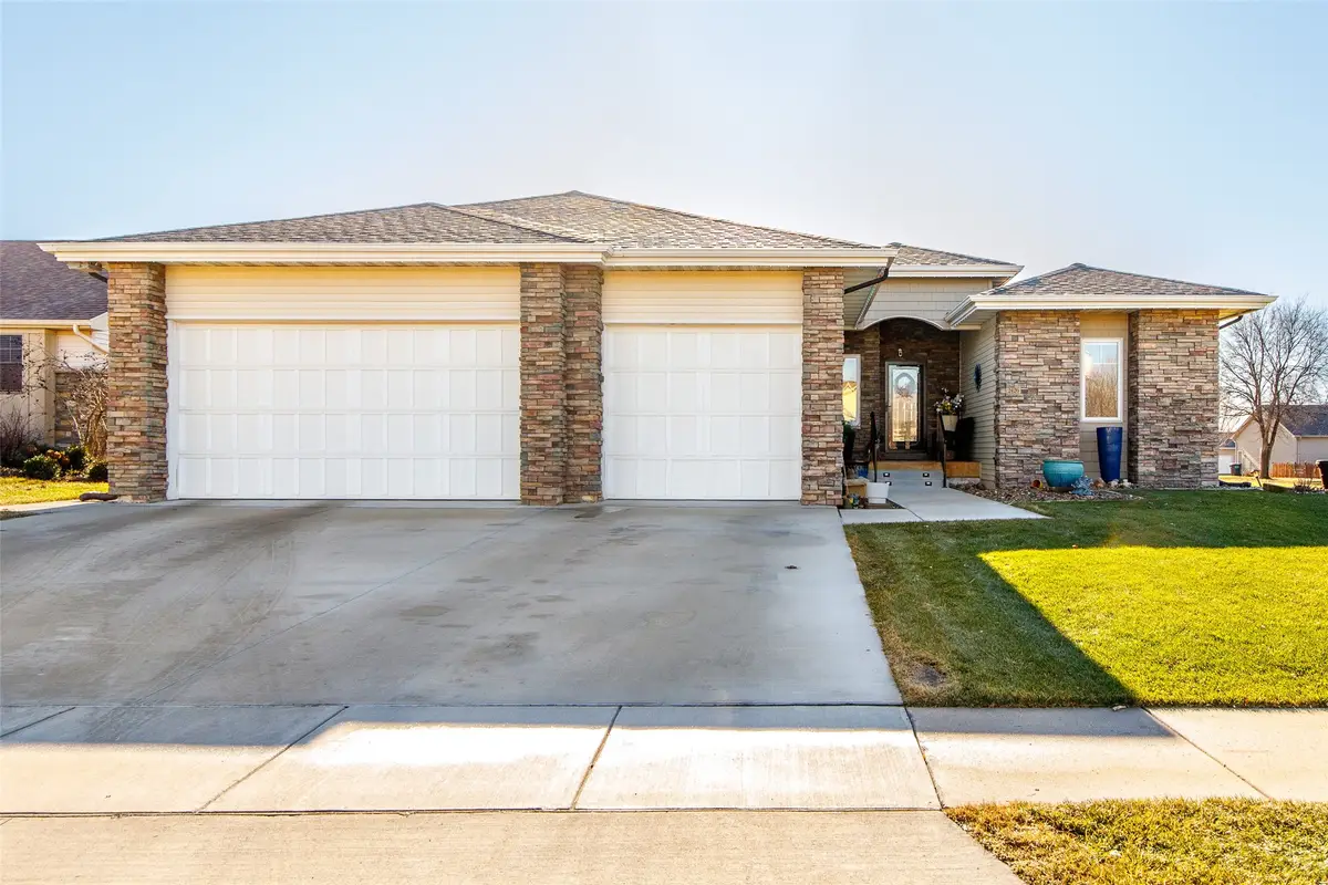 2426 Yorkshire Circle, Ames, IA 50010 - Image #1