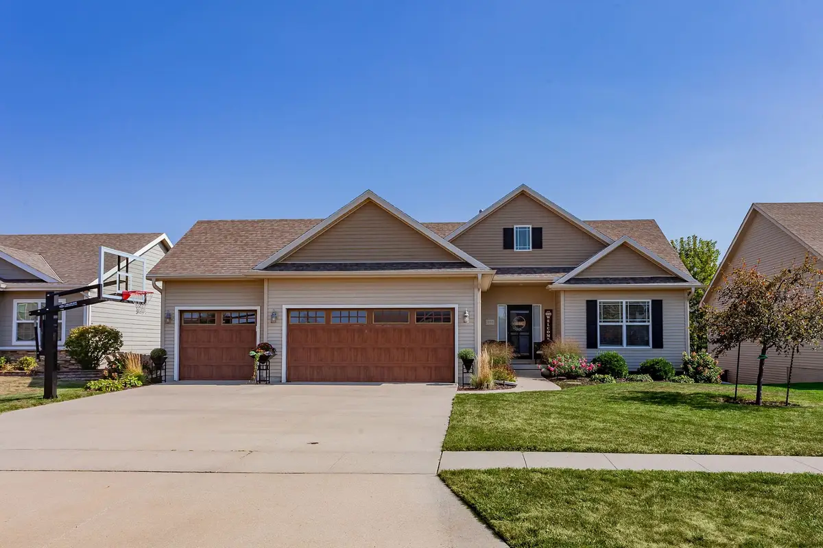 2115 SE Crabapple Court, Waukee, IA 50263 - Image #1