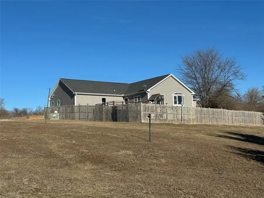 2237 Holliwell Valley Court, Winterset, IA 50273 - Image #2