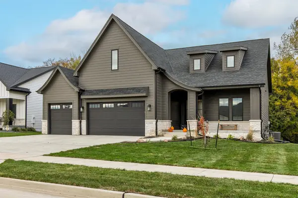 17769 Townsend Drive, Clive, IA 50325