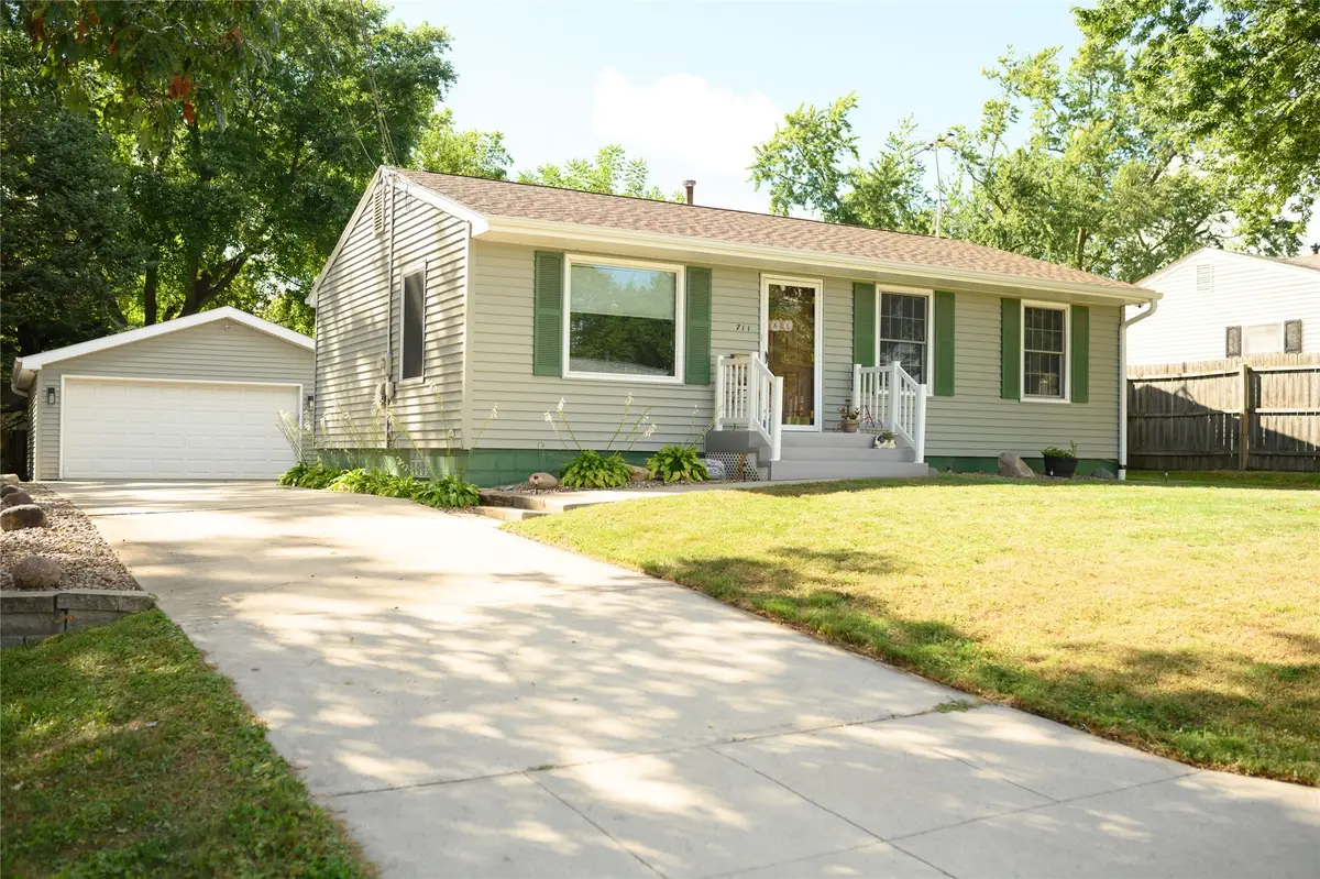 711 E 14th Street N, Newton, IA 50208 - Image #1