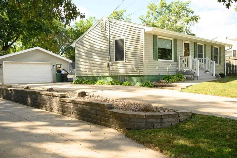 711 E 14th Street N, Newton, IA 50208 - Image #2