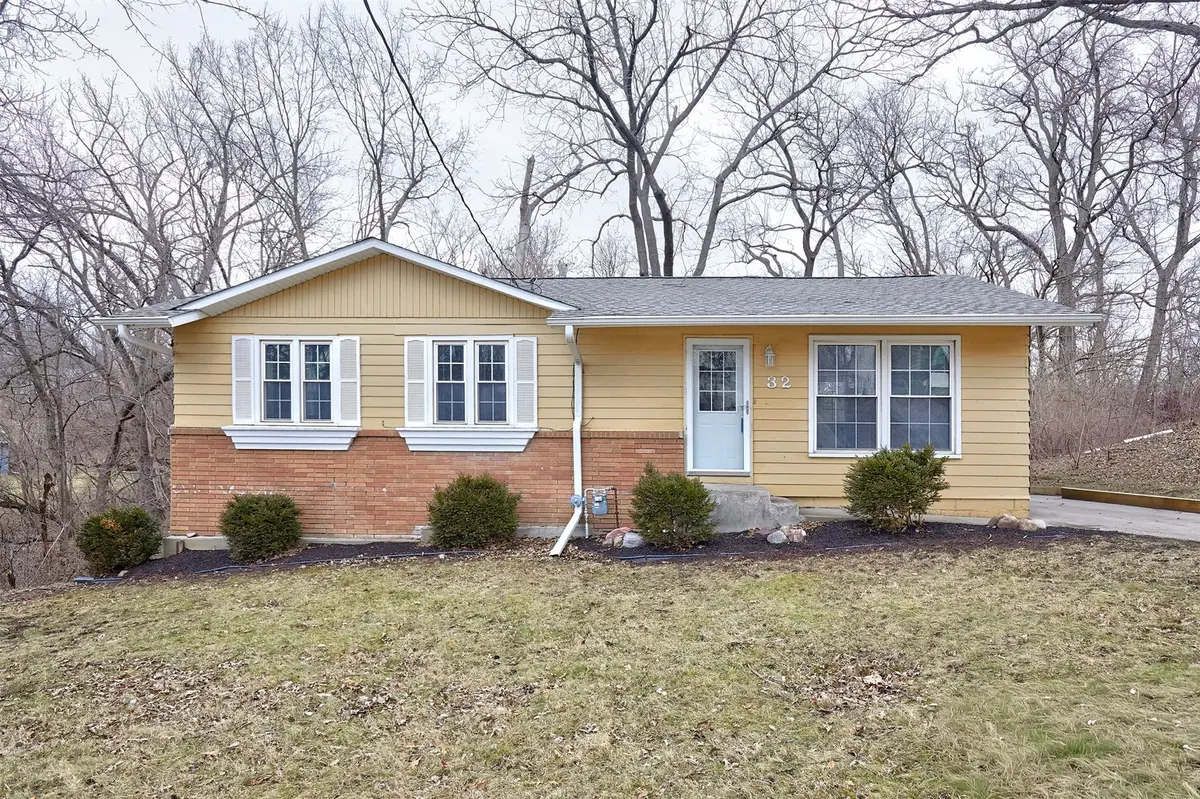 32 E Pleasant View Drive, Des Moines, IA 50315 - Image #1