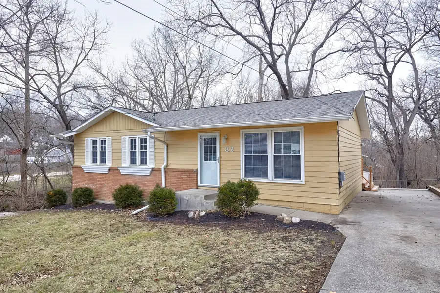 32 E Pleasant View Drive, Des Moines, IA 50315 - Image #2