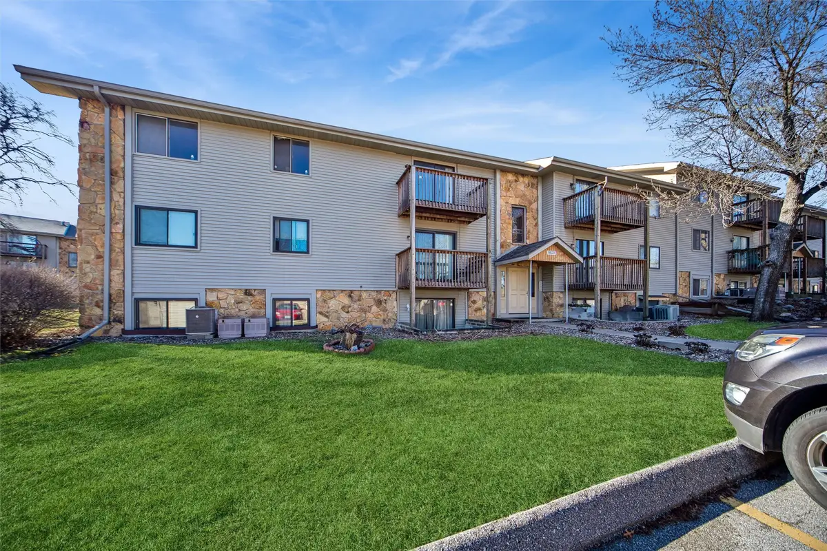 9523 University Avenue #9, Clive, IA 50325 - Image #1