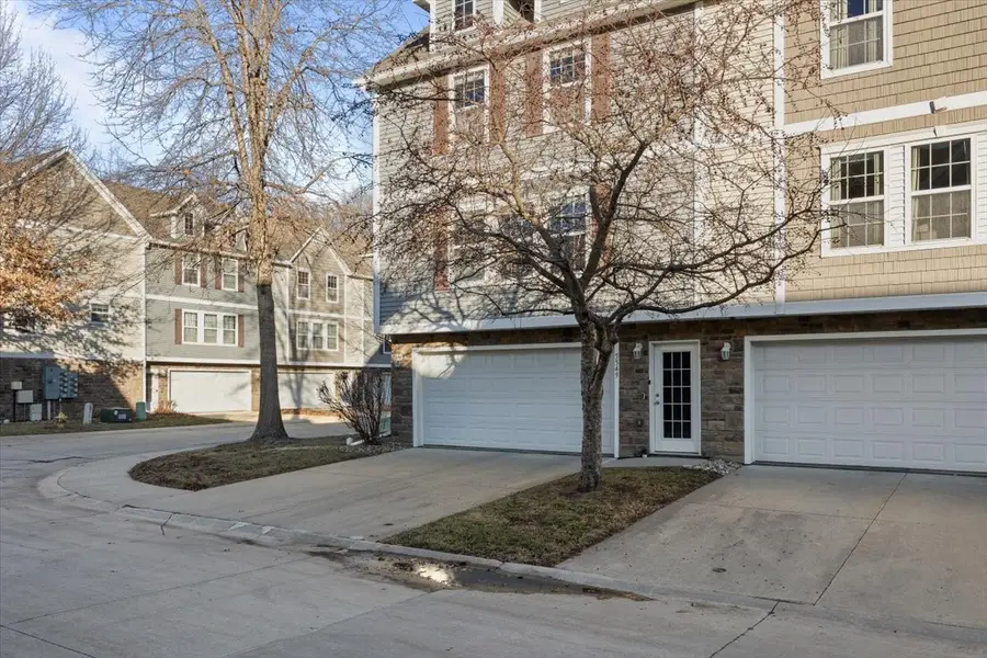 5549 Kirkland Court, Johnston, IA 50131 - Image #2