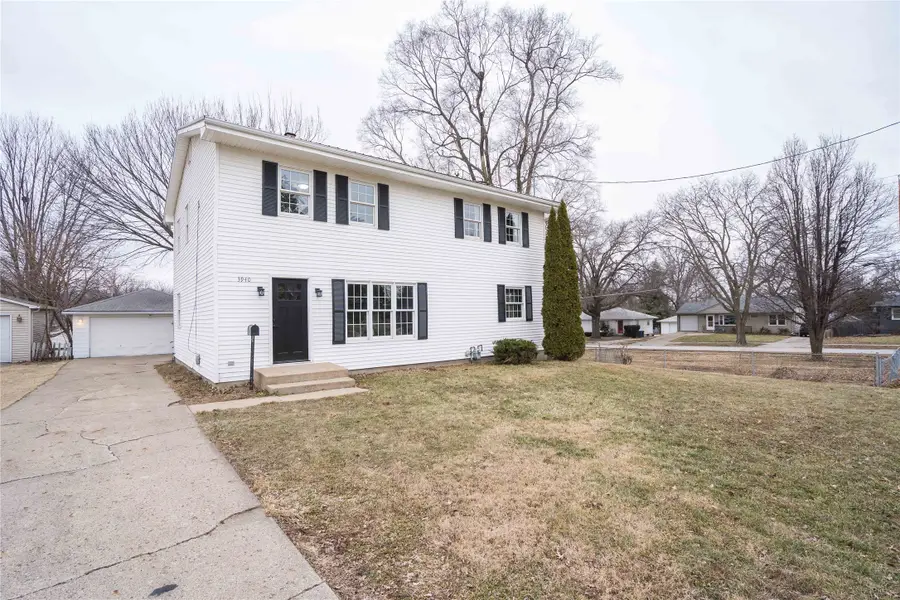 3940 38th Street, Des Moines, IA 50310 - #2