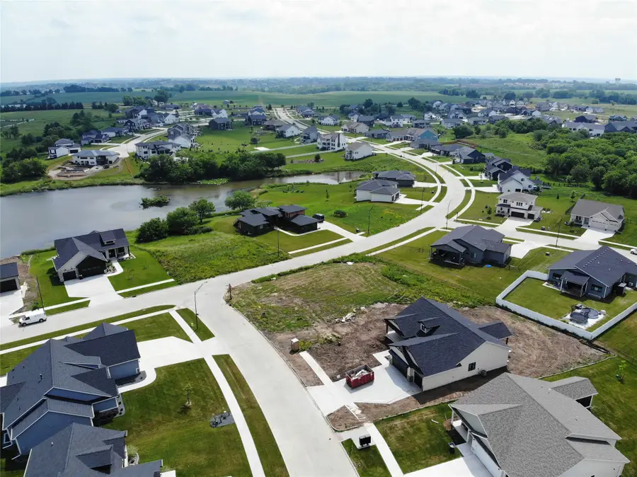 2203 Green Leaf Circle, Norwalk, IA 50211 - Image #3