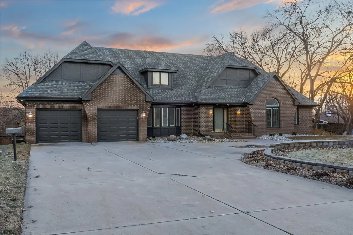 2714 Ashworth Road, West Des Moines, IA 50265 - Image #1