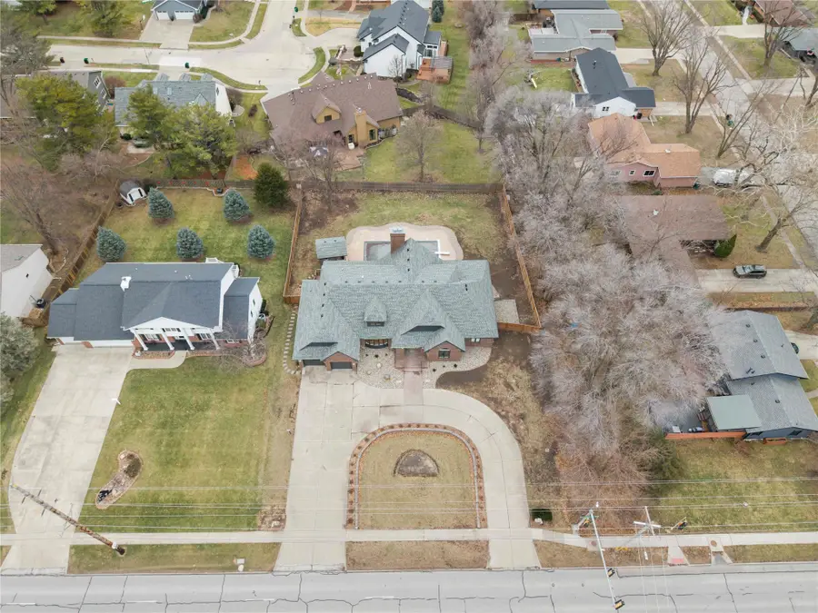 2714 Ashworth Road, West Des Moines, IA 50265 - Image #2