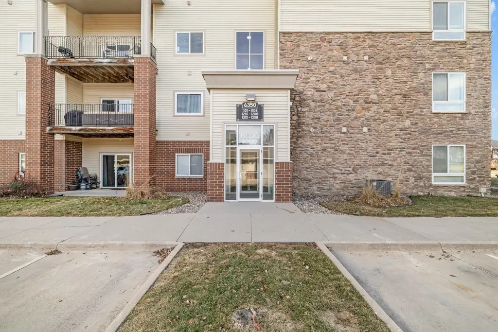6350 Coachlight Drive #1306, West Des Moines, IA 50266 - Image #1
