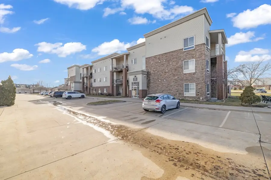 6350 Coachlight Drive #1306, West Des Moines, IA 50266 - Image #2
