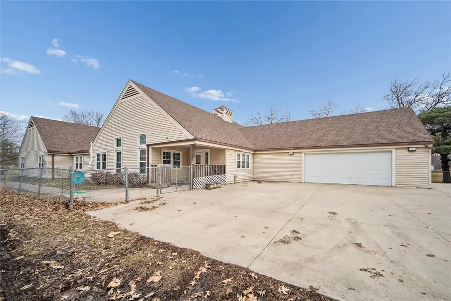 4220 E Douglas Avenue, Des Moines, IA 50317 - Image #2