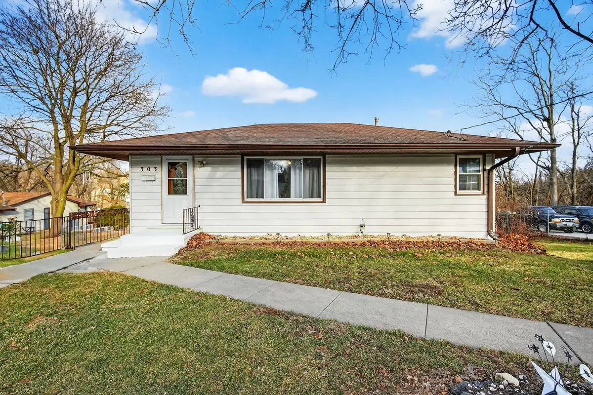303 Lacona Avenue, Des Moines, IA 50315 - Image #1
