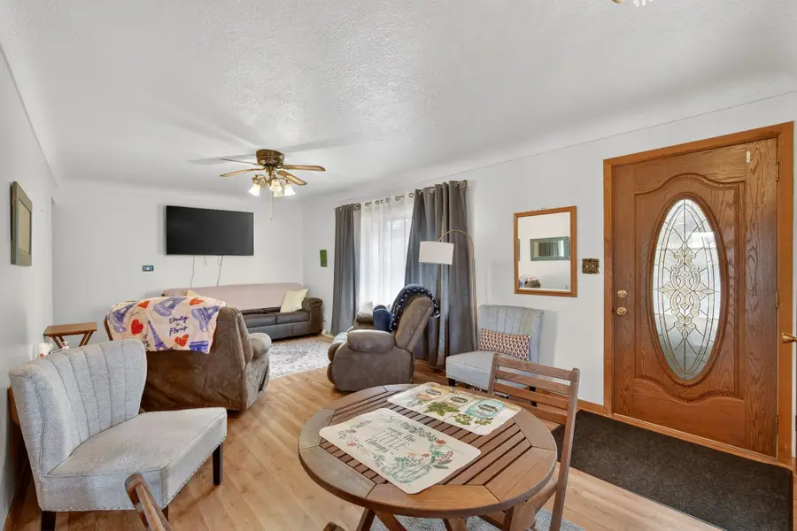 303 Lacona Avenue, Des Moines, IA 50315 - Image #3