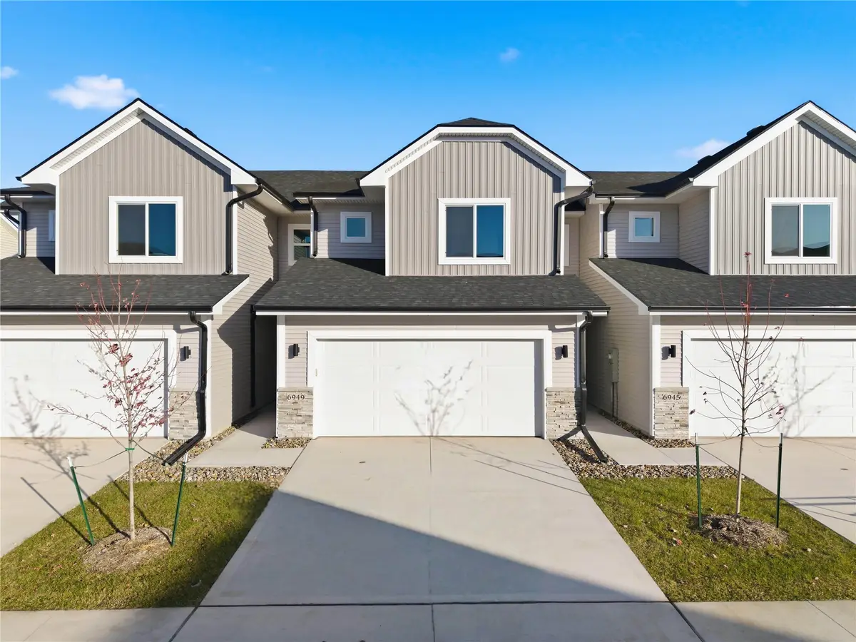 6949 Poppy Court, Johnston, IA 50131 - Image #1